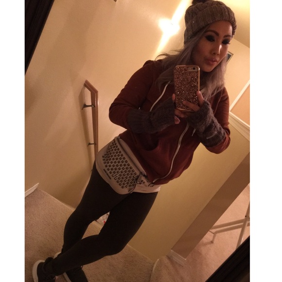 Meet your Posher, Leelee - Picture 5 of 7